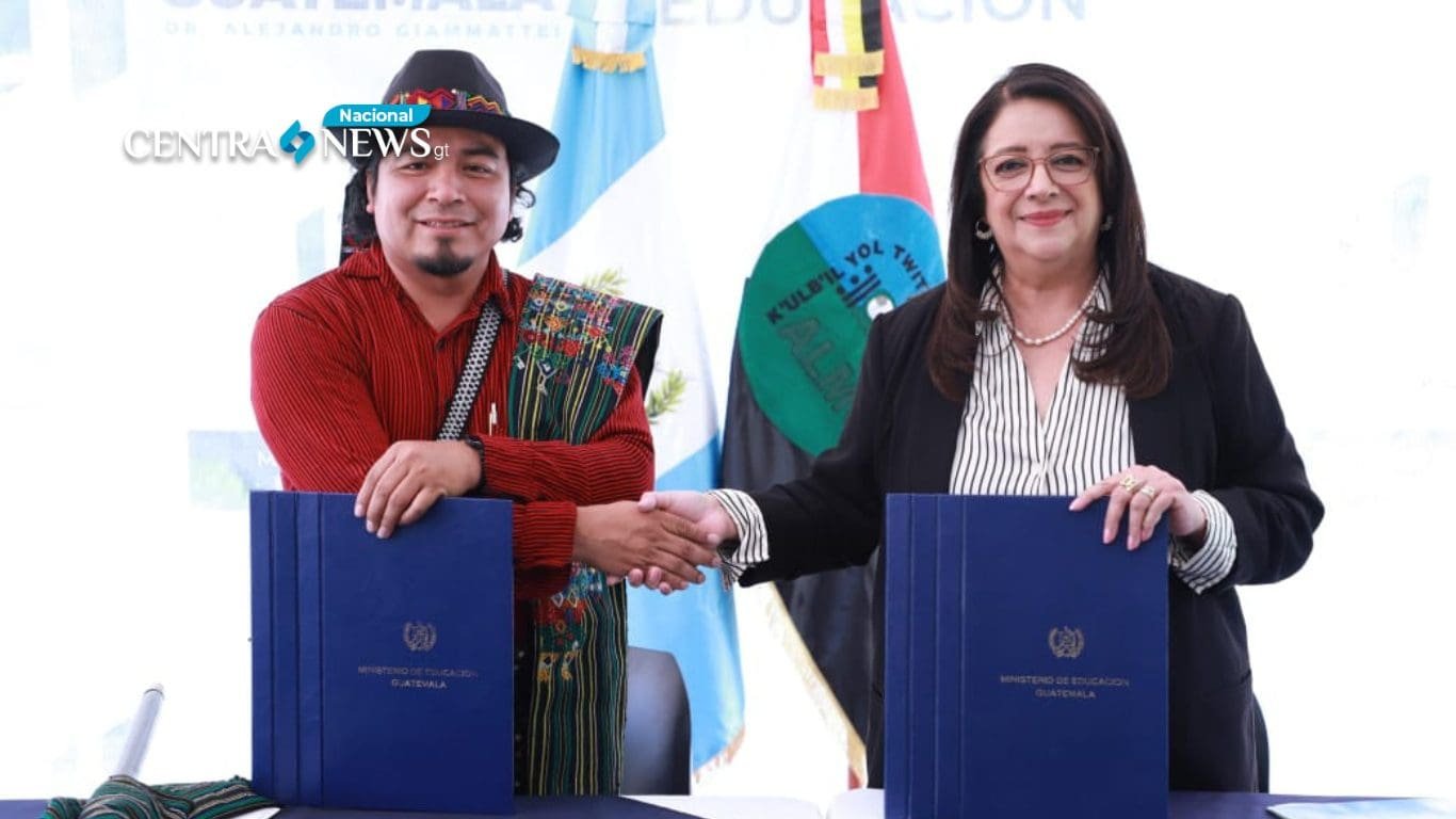 Firman acuerdo para potenciar educación bilingüe y cultural