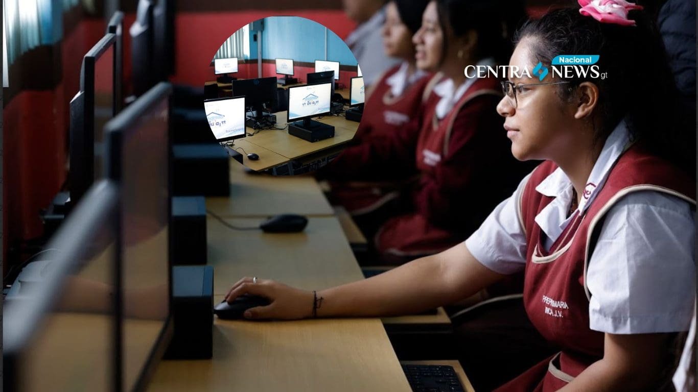 Instituto Normal para Señoritas Centro América recibe equipo tecnológico