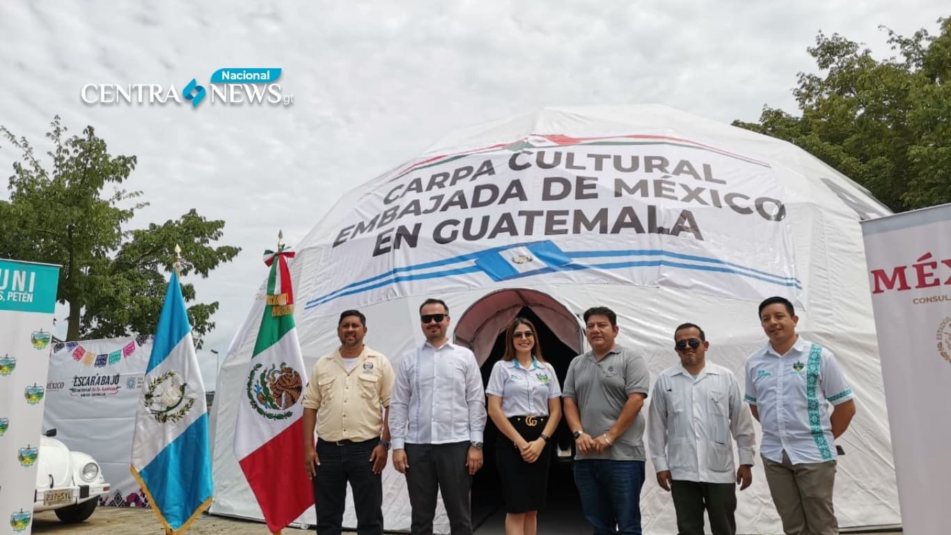 La carpa cultural de la Embajada de México aterriza en Petén, llevando un pedazo de la cultura mexicana