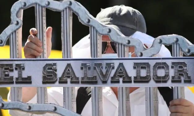 El Salvador libera a más de 7,000 de sus cárceles