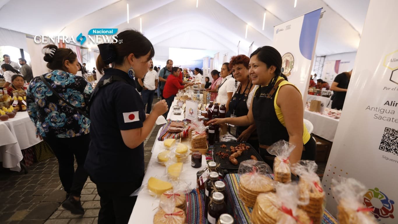 SOSEP organiza Feria Artesanal en Tikal Futura