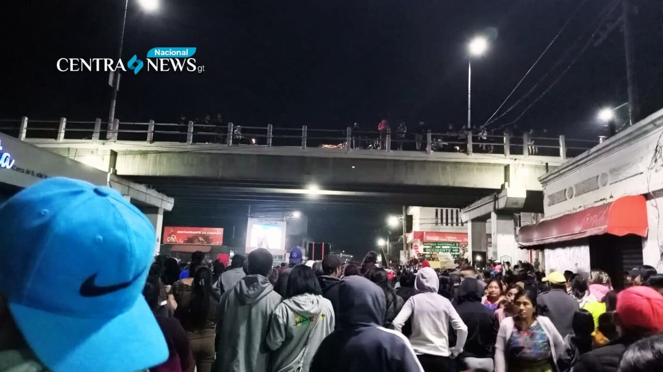 Continúan los bloqueos 49 puntos afectados en la jornada de sábado