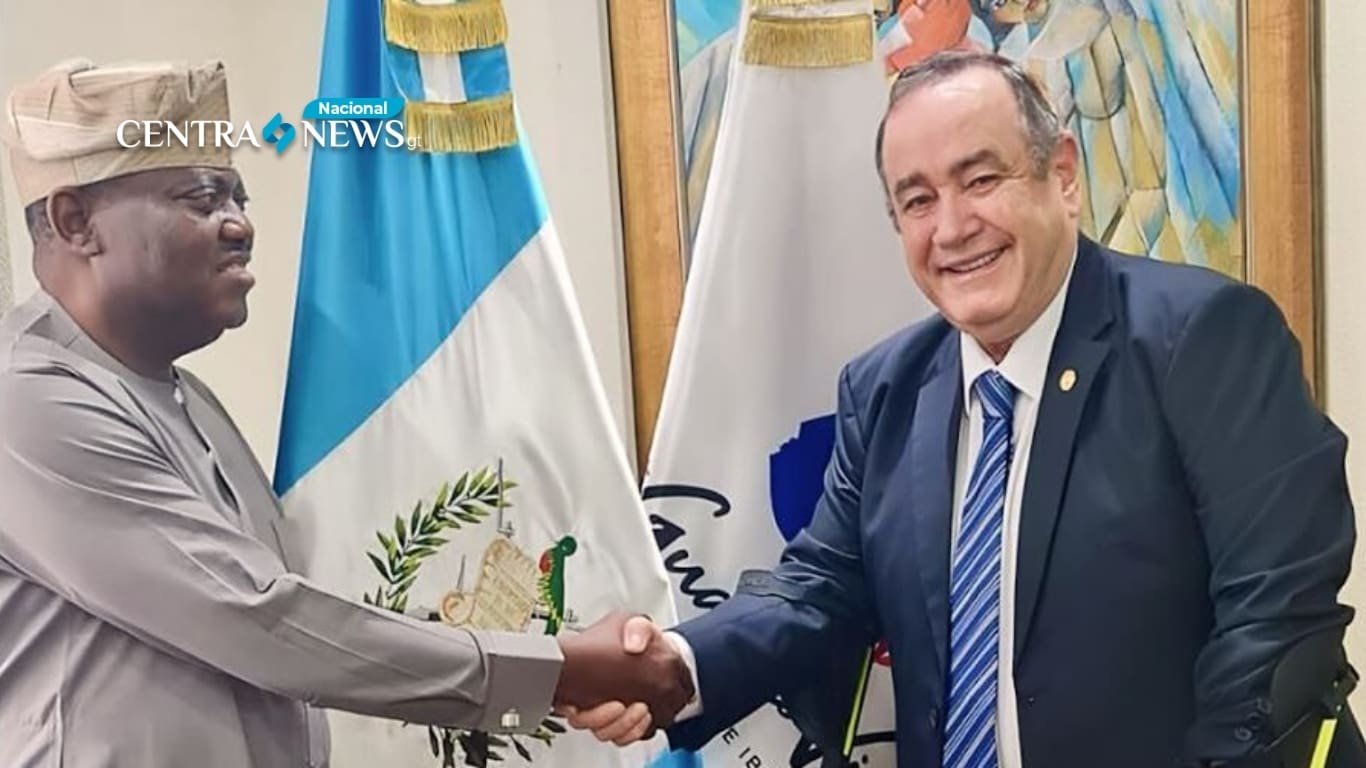 Presidente Giammattei se reúne con embajador nigeriano
