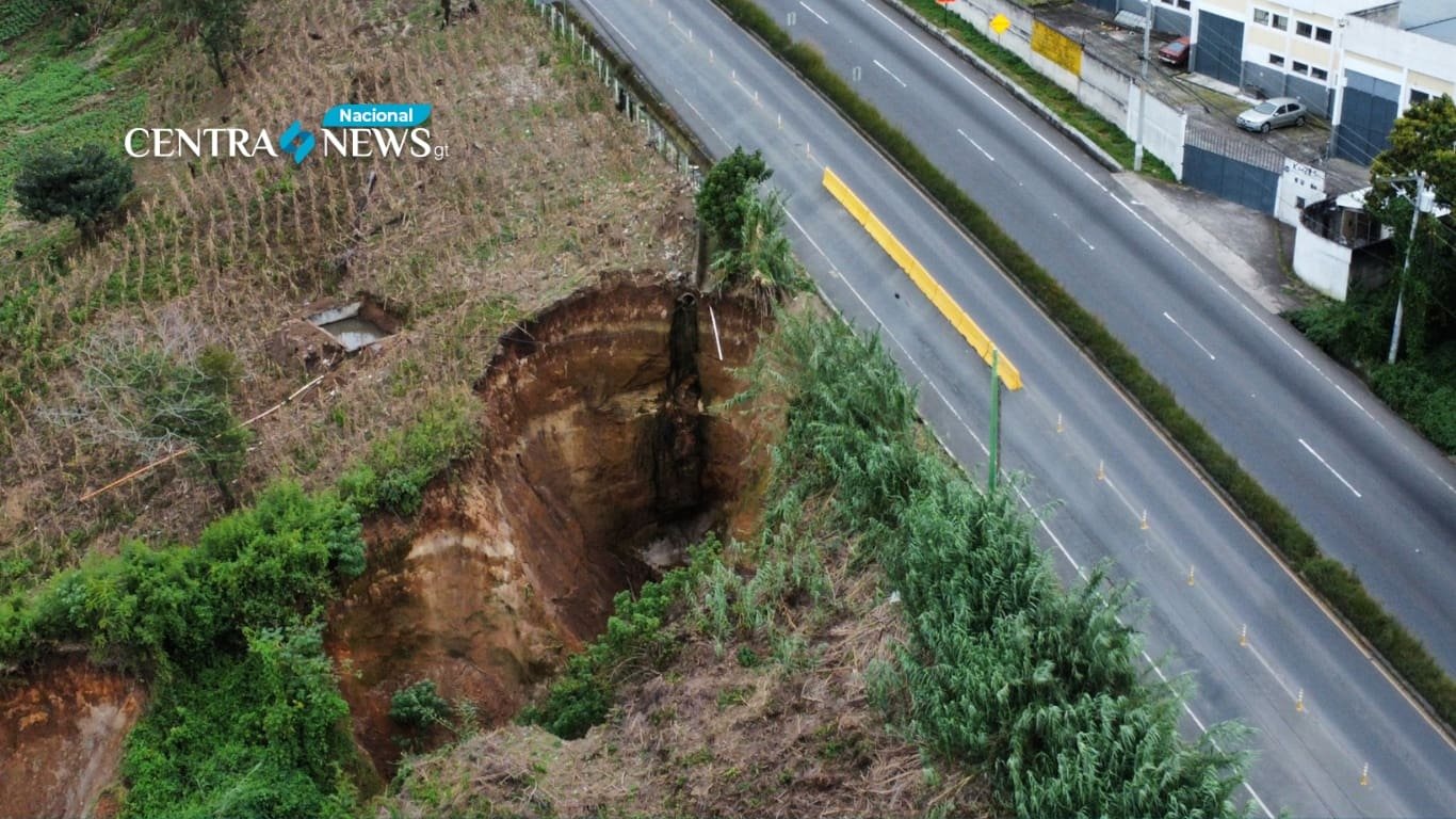 Covial Informa sobre el socavón en Carretera a El Salvador