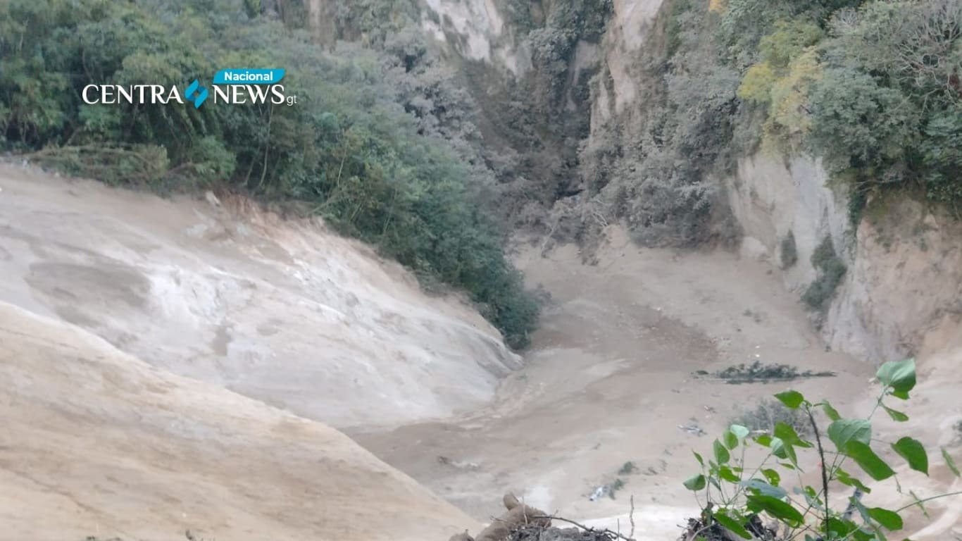 Deslizamiento de tierra en la zona 3, de la ciudad de Guatemala
