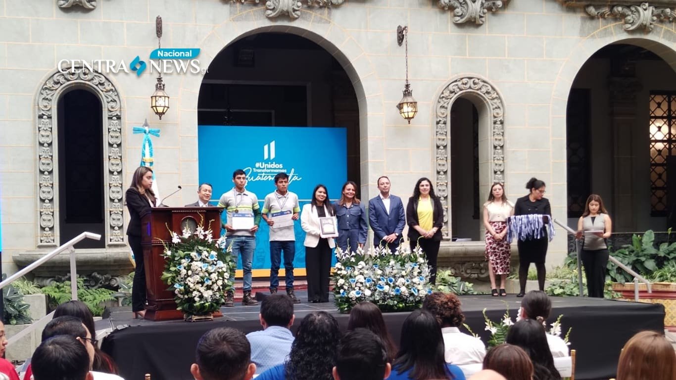 Jóvenes sin experiencia laboral fueron becarios en empresas guatemaltecas