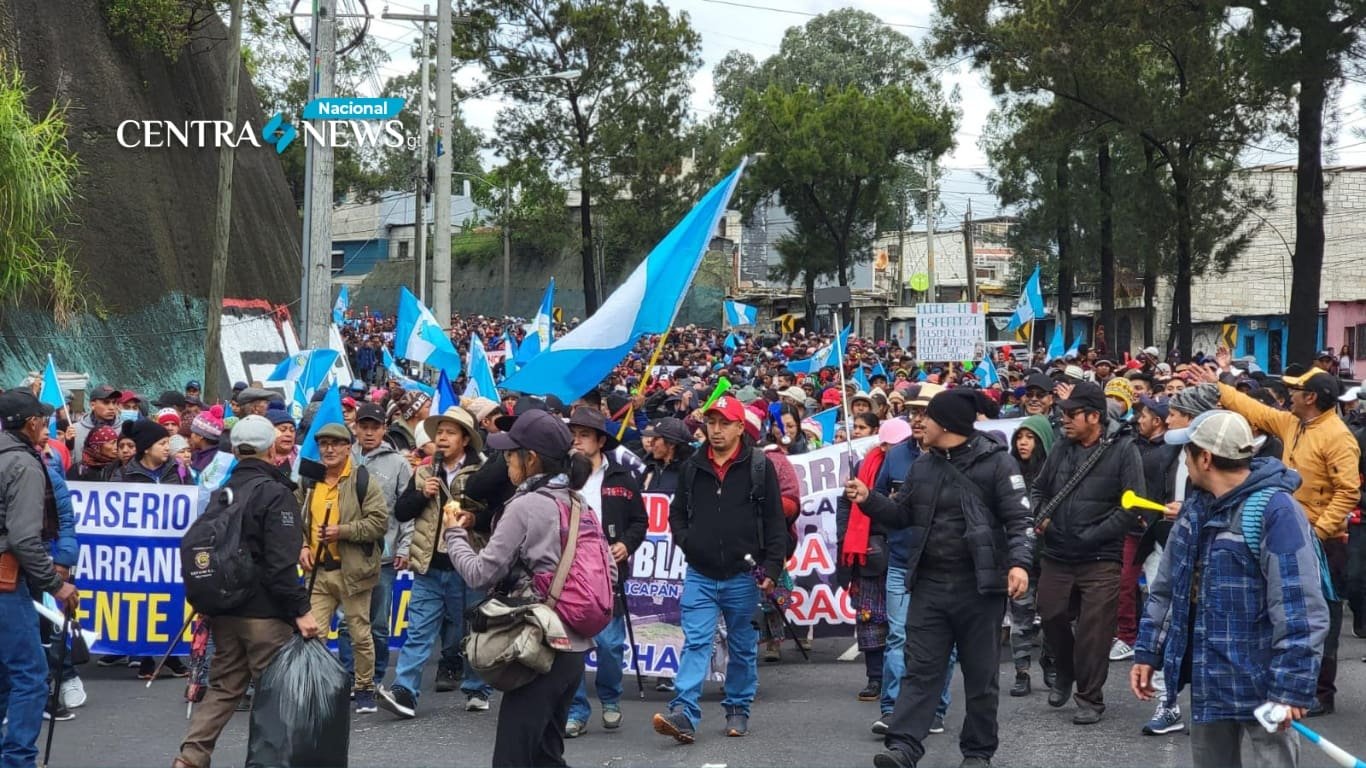 Manifestantes de concentran en cuatro puntos estratégicos de la capital