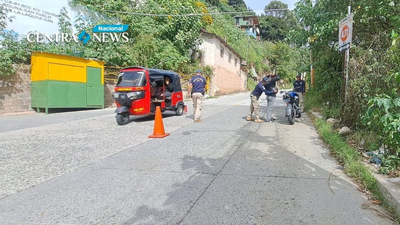 Policías de DISETUR brindan seguridad en volcán San Pedro