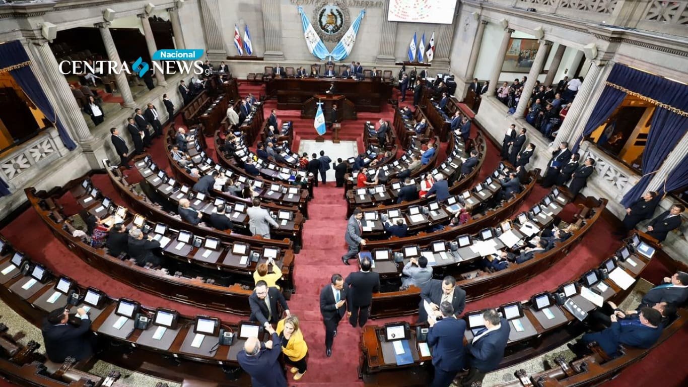 Congreso paga Q4.8 millones en aguinaldos a diputados