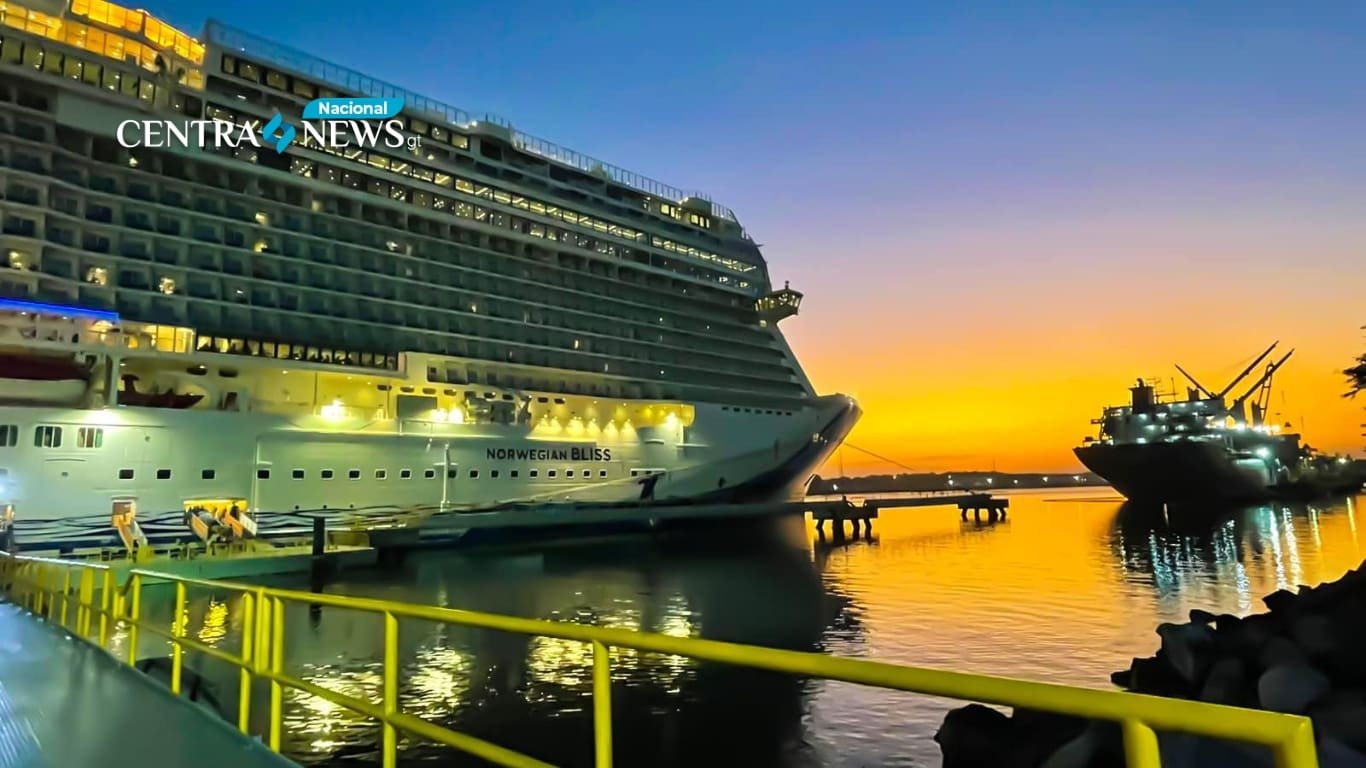 Cruceros continúan navegando en Guatemala