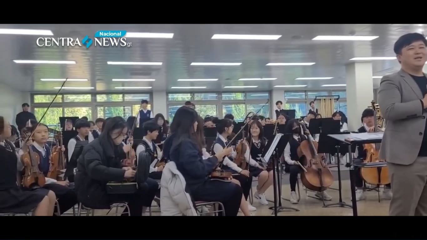 Estudiantes surcoreanos cautivan con su interpretación de Luna de Xelajú'