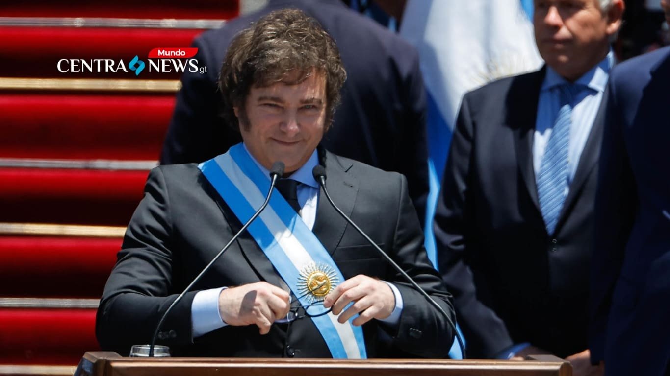 Javier Milei asume presidencia en Argentina