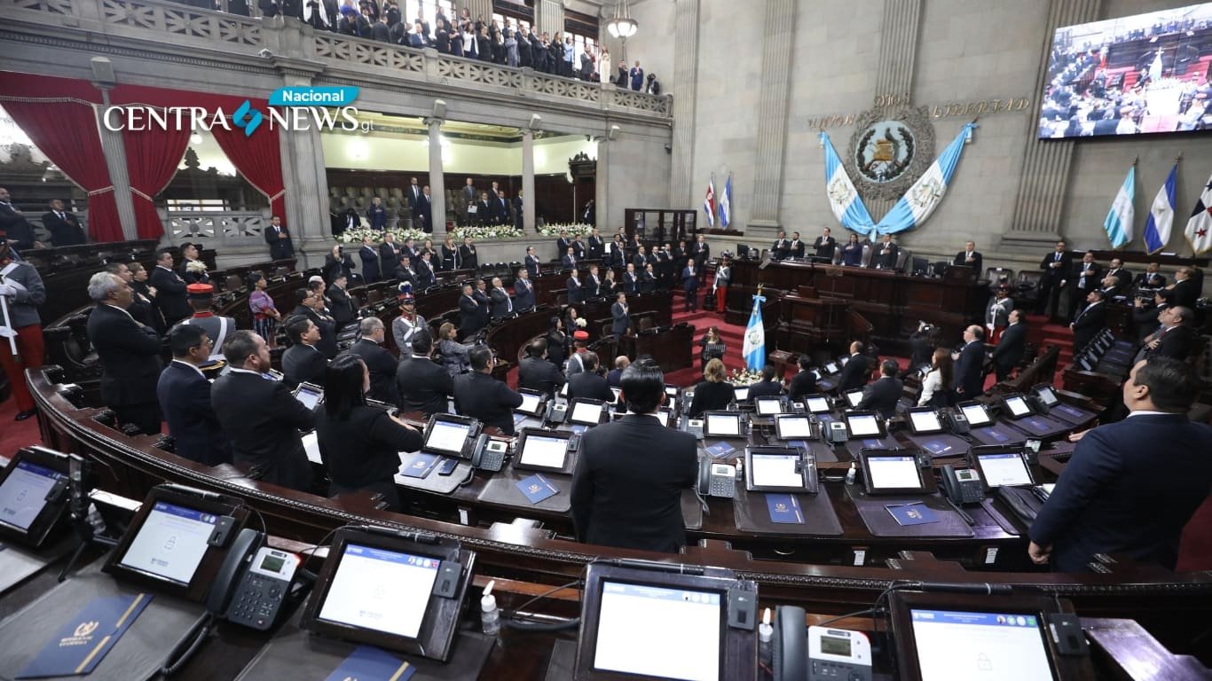 En marcha sesión del Congreso, última de la novena legislatura