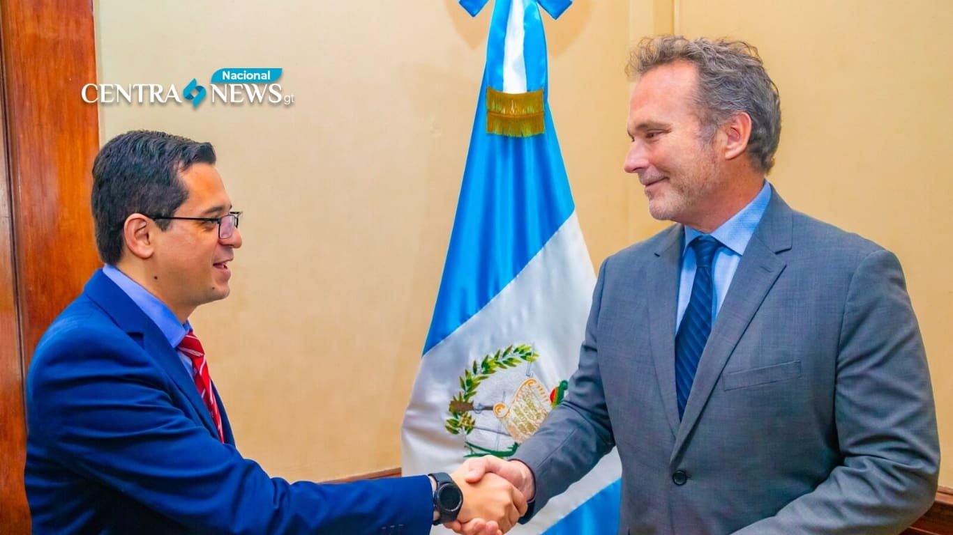 Nuevas autoridades del Inguat son juramentadas