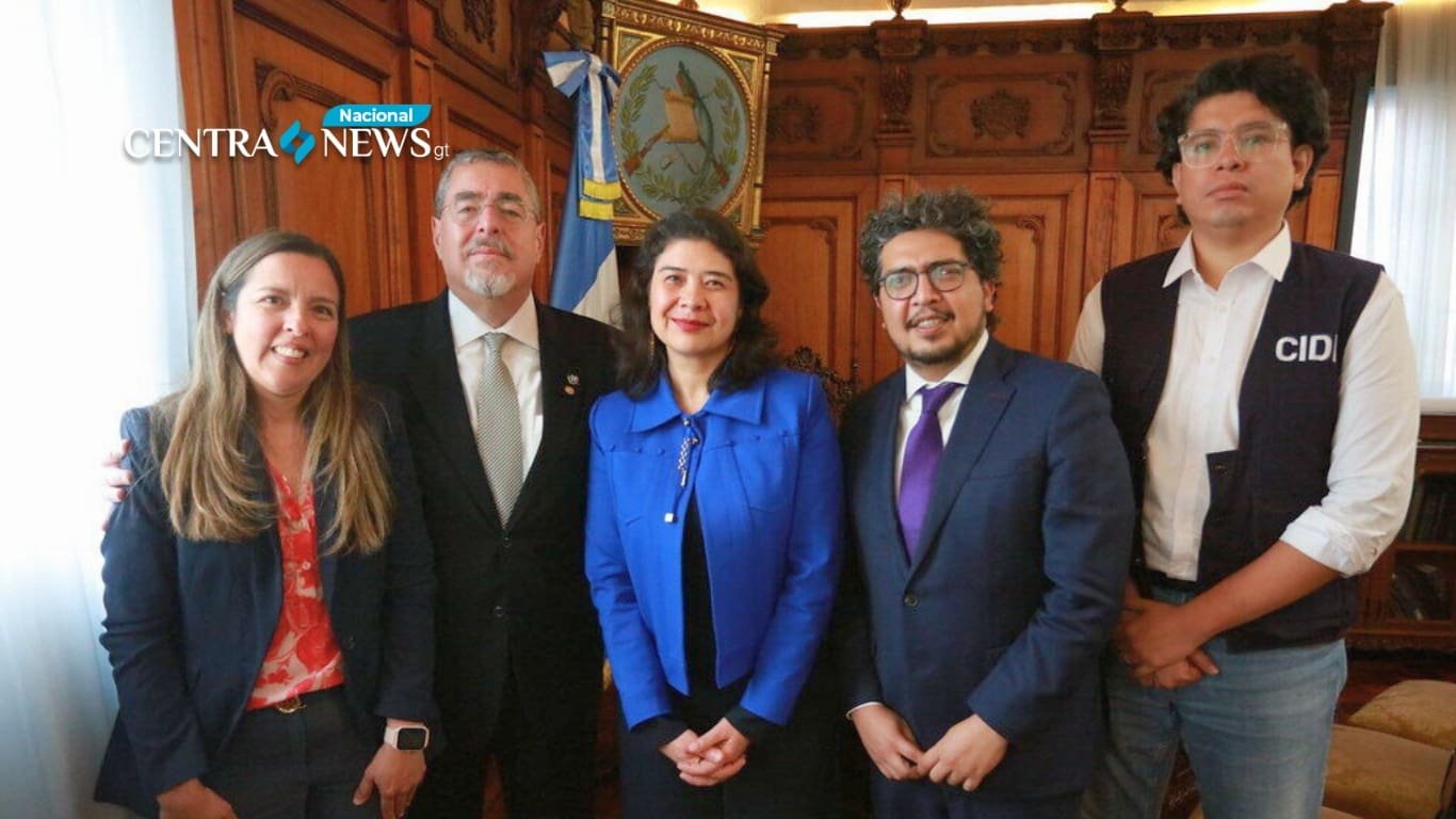 Presidente sostiene reunión