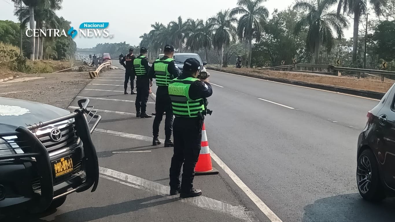 Alta carga vehicular en Jueves Santo rumbo al pacífico