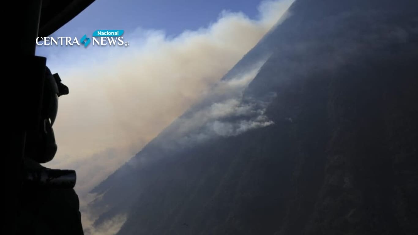 El incendio en el volcán de Agua