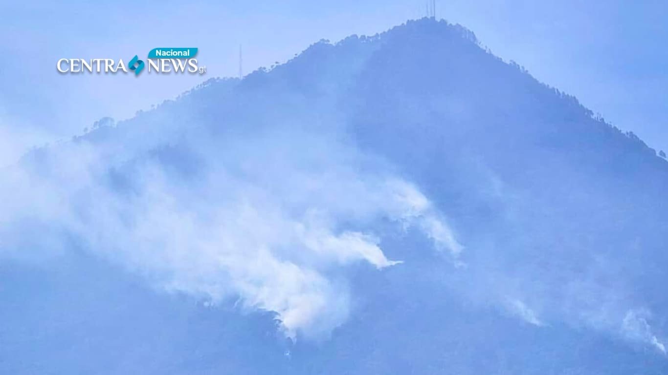 Se reactiva el incendio en el Volcán de Agua