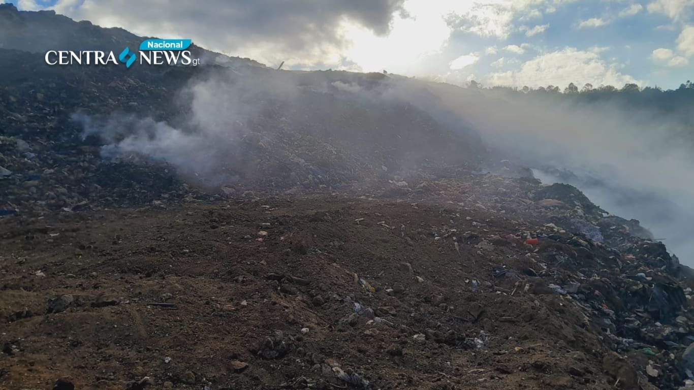 Brigadas logran un avance del 93% en la extinción del incendio en el vertedero de AMSA