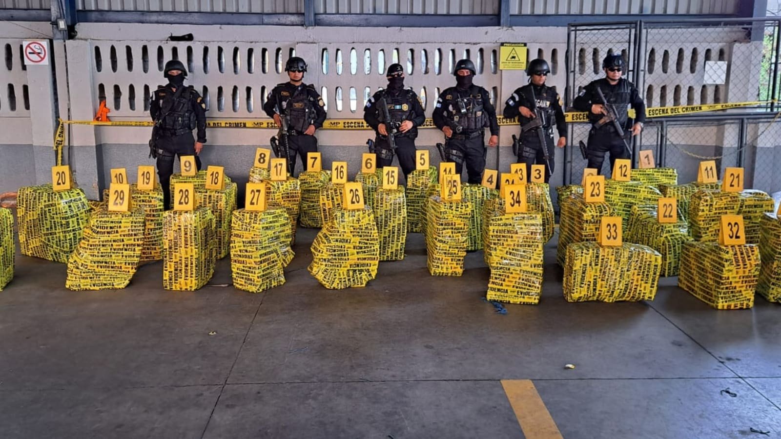 Descubren 1.5 Toneladas de cocaína en contenedor procedente de Ecuador en Puerto Quetzal