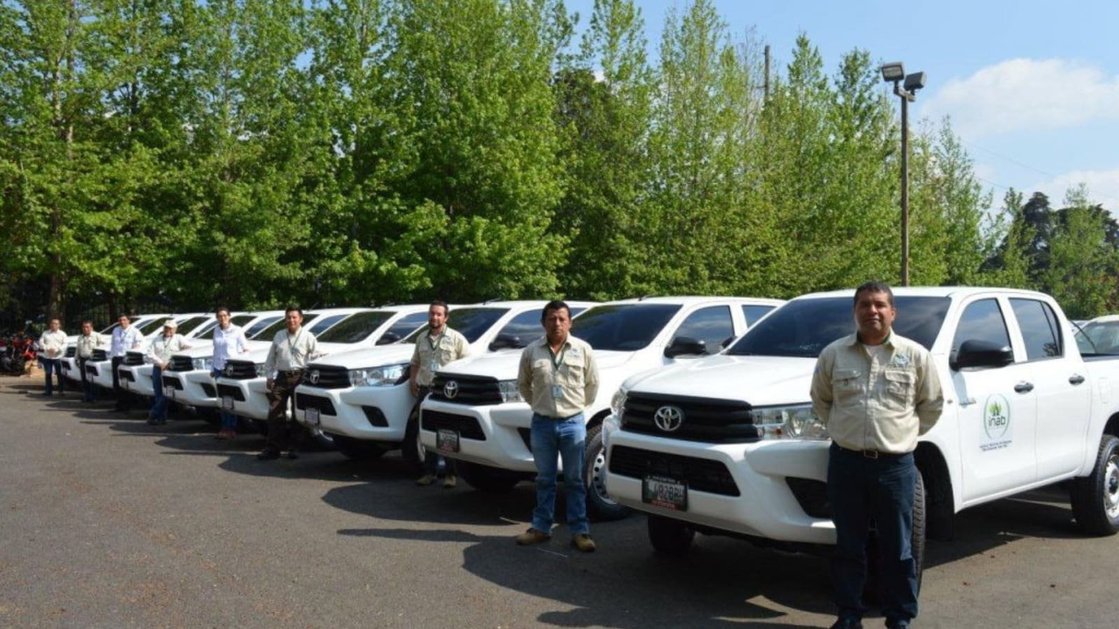 Gobierno limita uso de carros oficiales y establece 11 reglas más