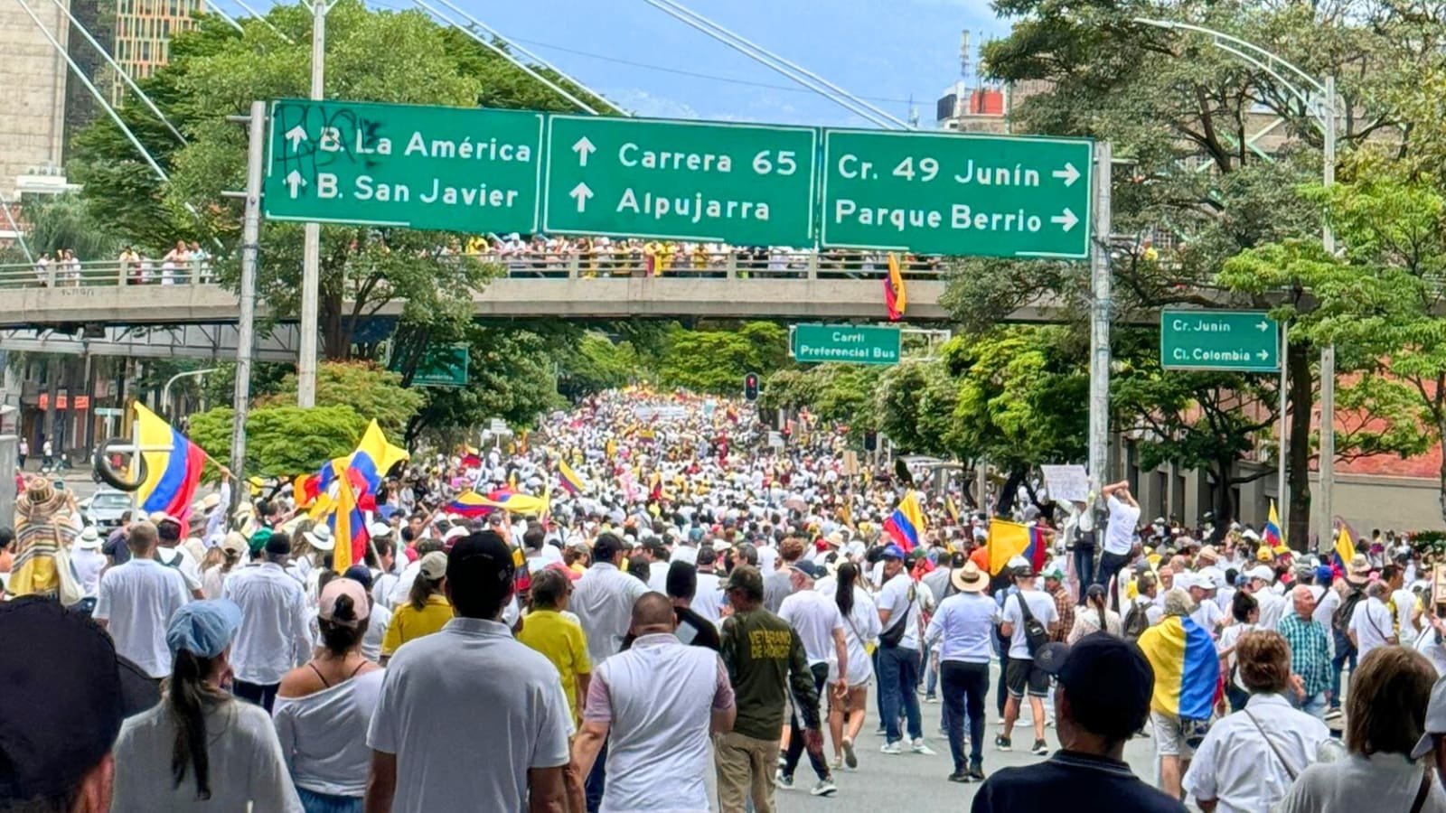 Masivas protestas en Colombia contra el Gobierno de Petro