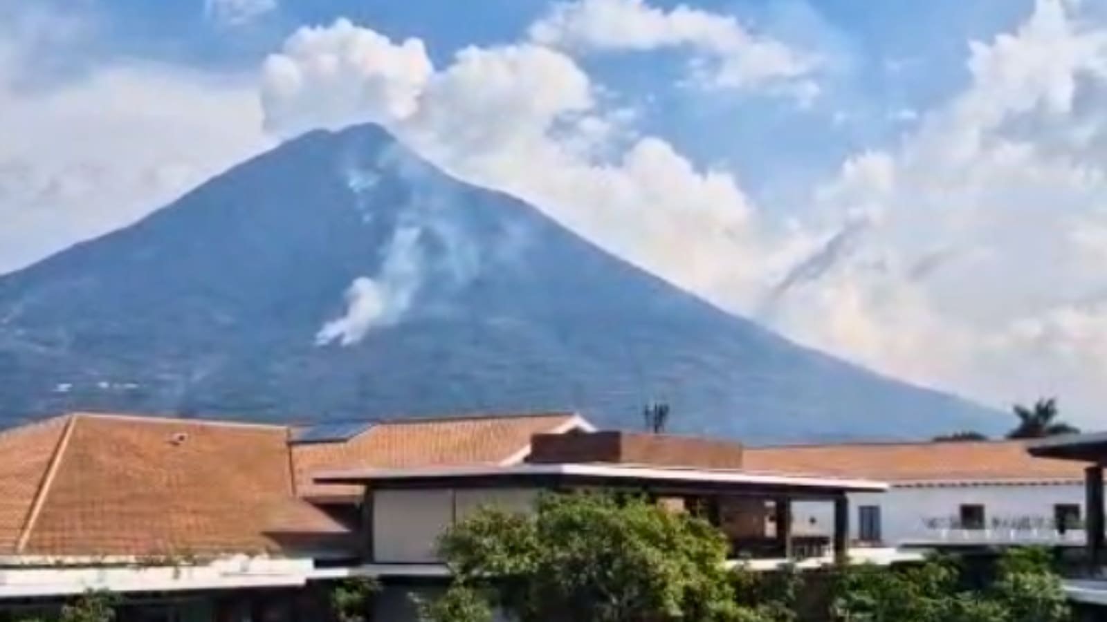 Volcán de Agua Los incendios reportados en redes sociales, son quemas controladas