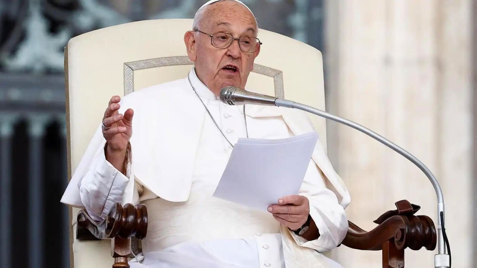 El Papa Francisco rechaza la admisión de seminaristas homosexuales en reunión con obispos italianos