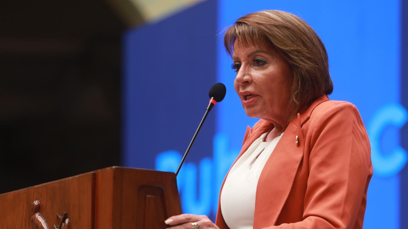 Gobierno de Arévalo destituye a la ministra de Comunicaciones, Jazmín de la Vega