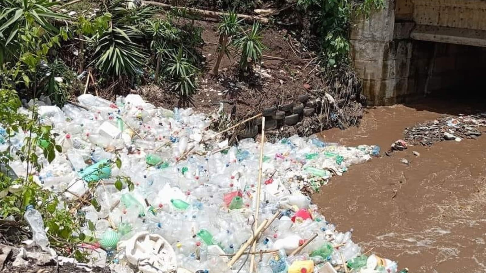 Autoridades abordan contaminación del río Guacalate