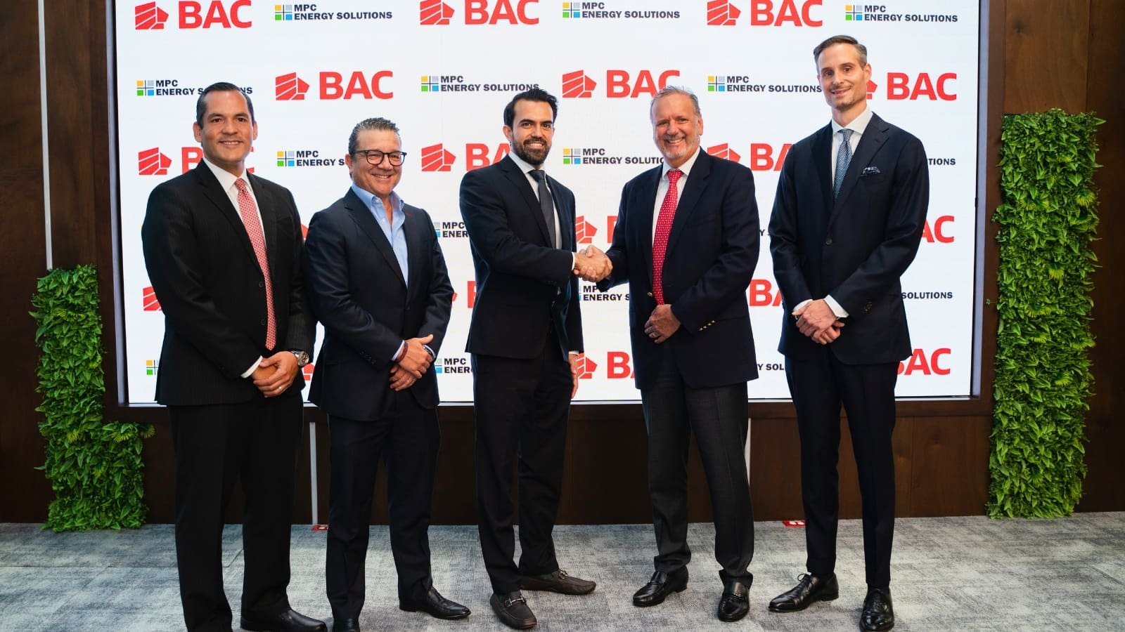 BAC financia planta solar en Guatemala para impulsar energía limpia