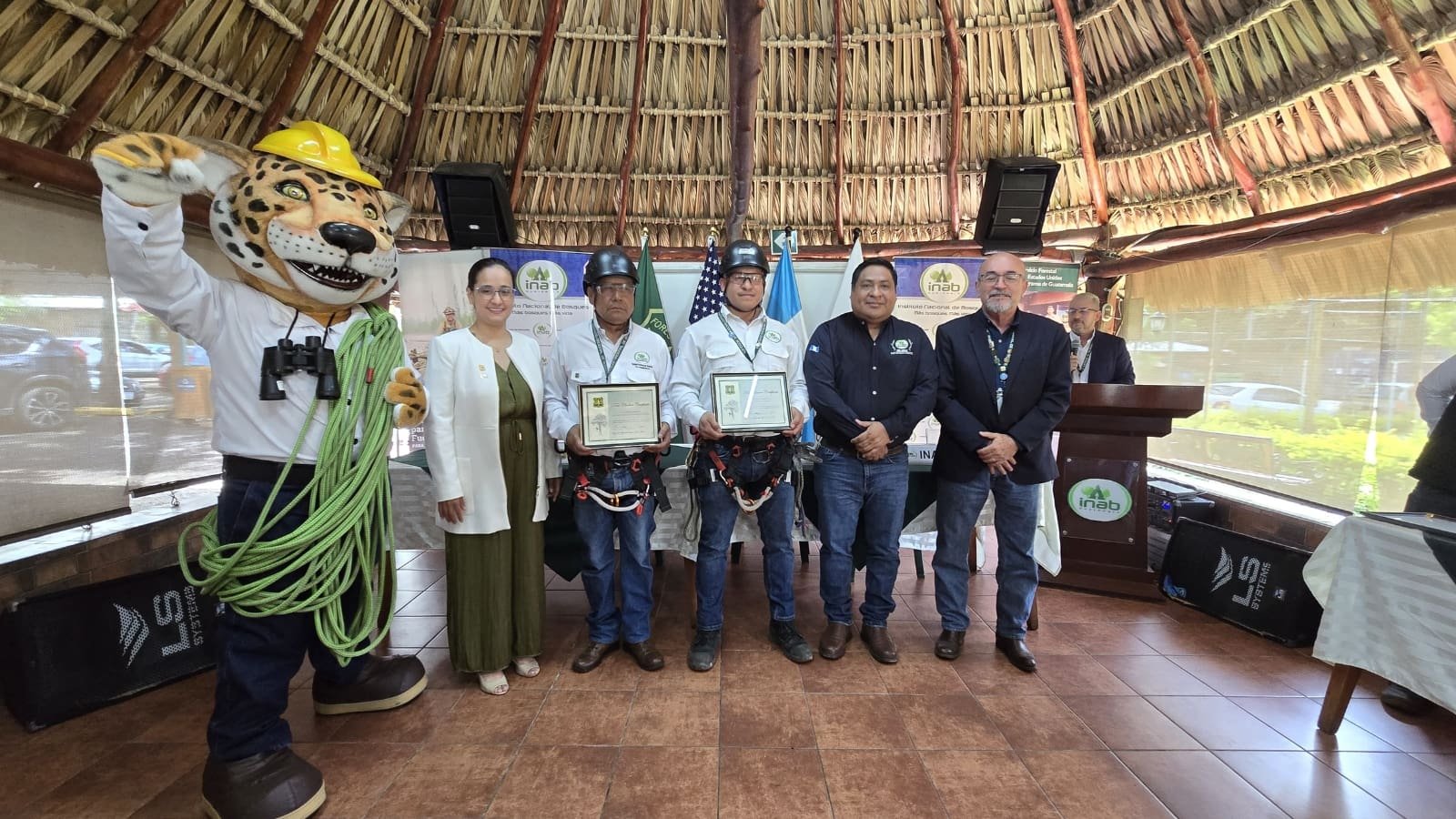 Escaladores guatemaltecos obtienen certificación internacional