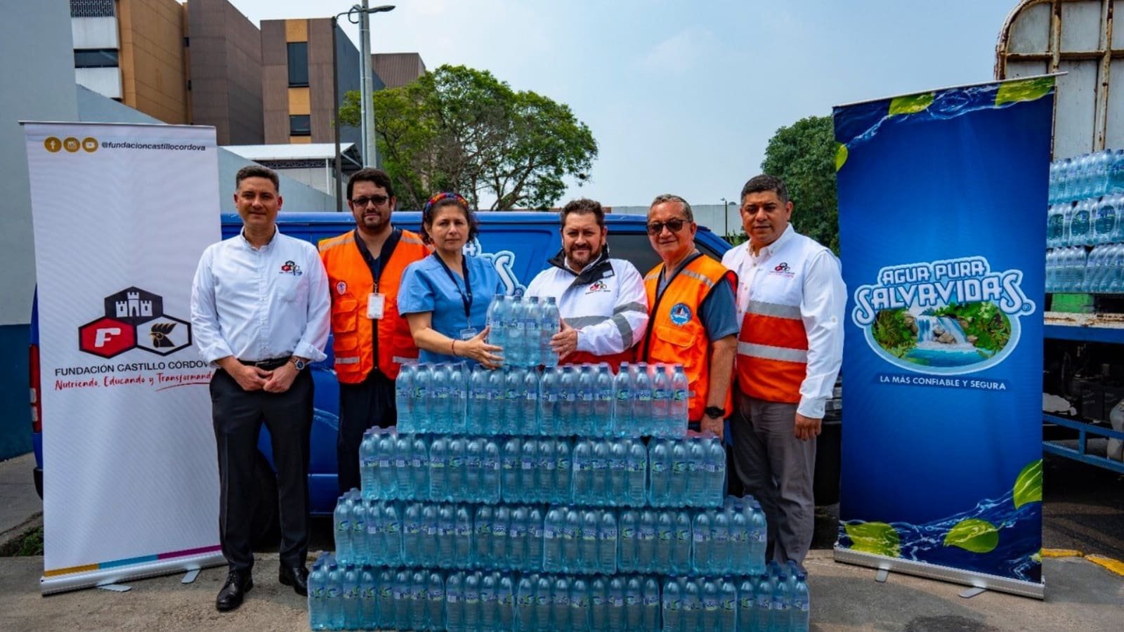 Fundación Castillo Córdova realiza donación ante escasez de agua en Hospital San Juan de Dios