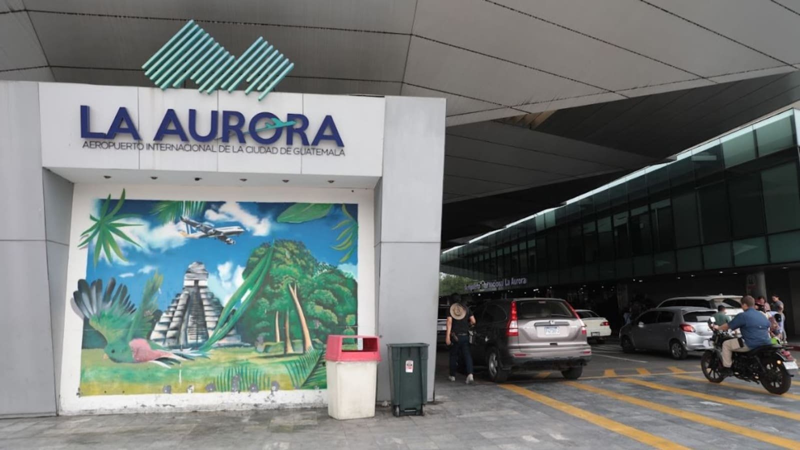 Gobierno justifica alianza Público-Privada en el Aeropuerto La Aurora