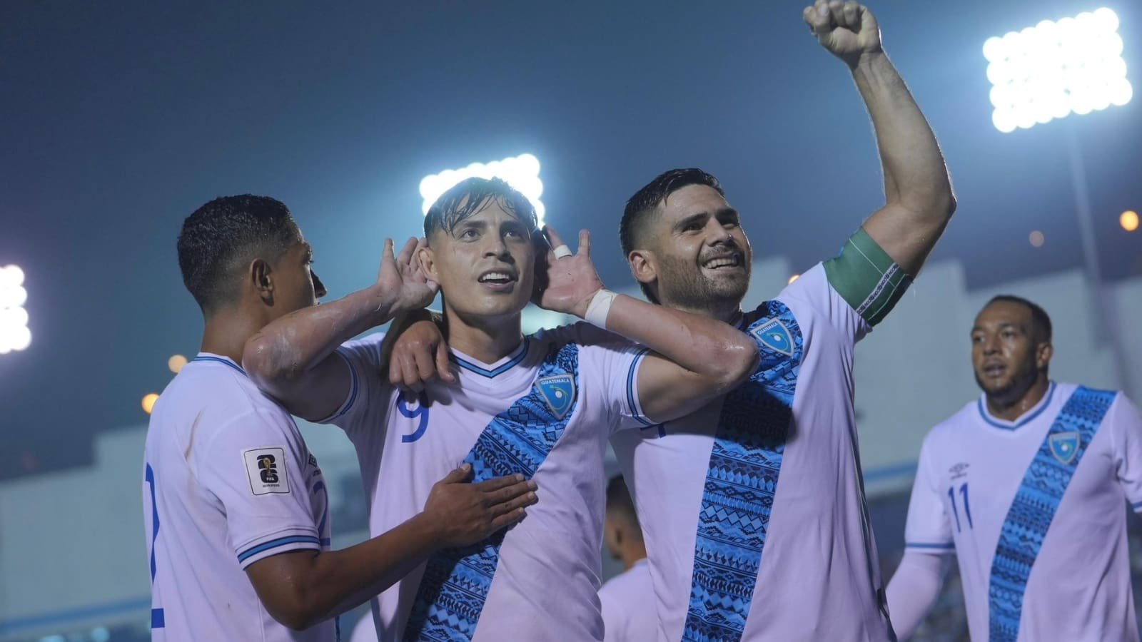 Guatemala golea a Dominica en debut eliminatorio