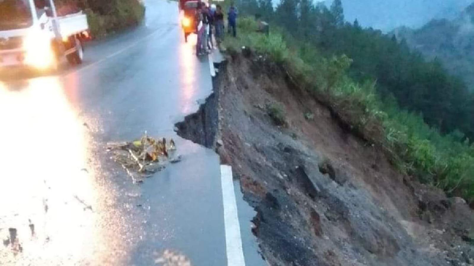 Lluvias causan derrumbes e inundaciones en más de siete departamentos