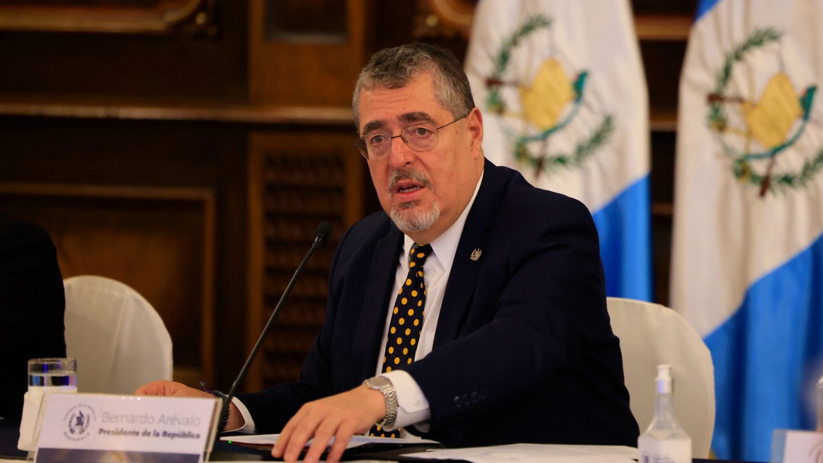 Presidente Arévalo amplía plazo para aval de proyectos municipales