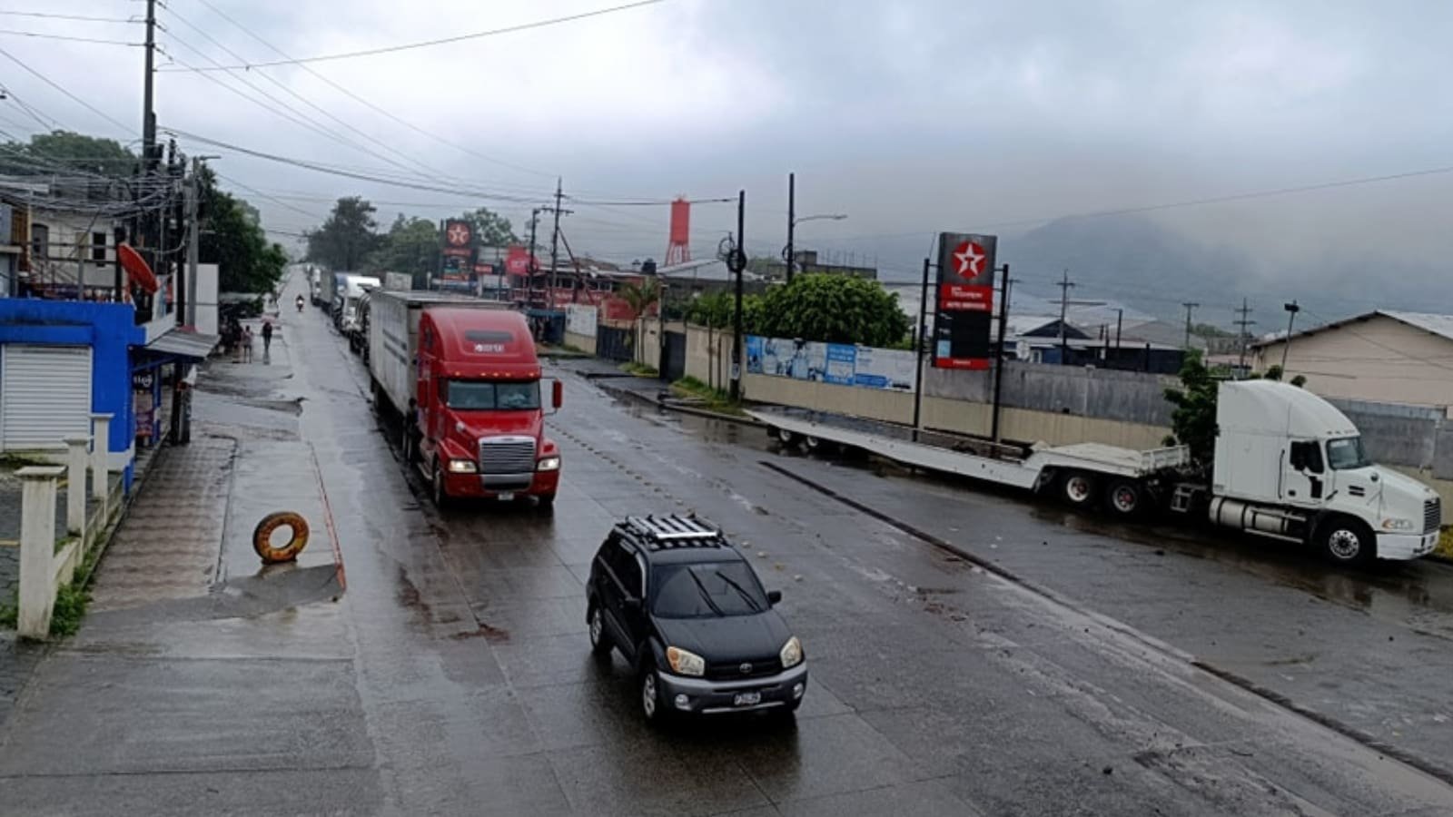 Transportistas exigen reparación urgente de rutas afectadas