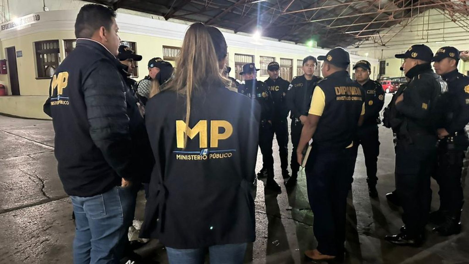 Autoridades realizan operativo preventivo contra extorsiones en Mixco por pago de Bono 14