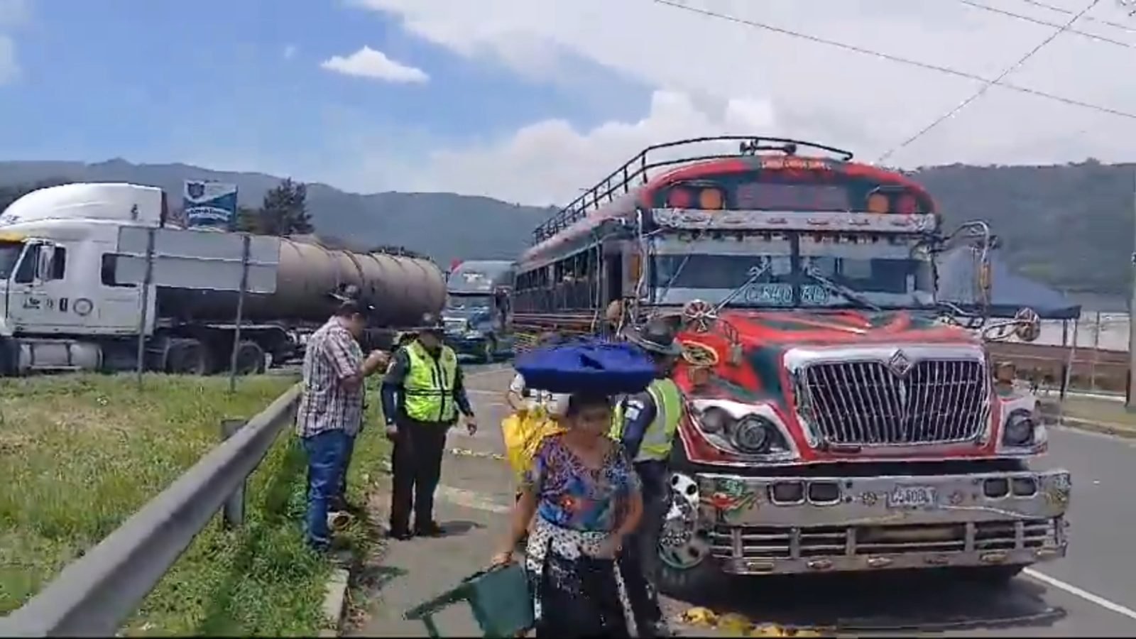 Bus extraurbano sancionado por cobro excesivo de pasaje