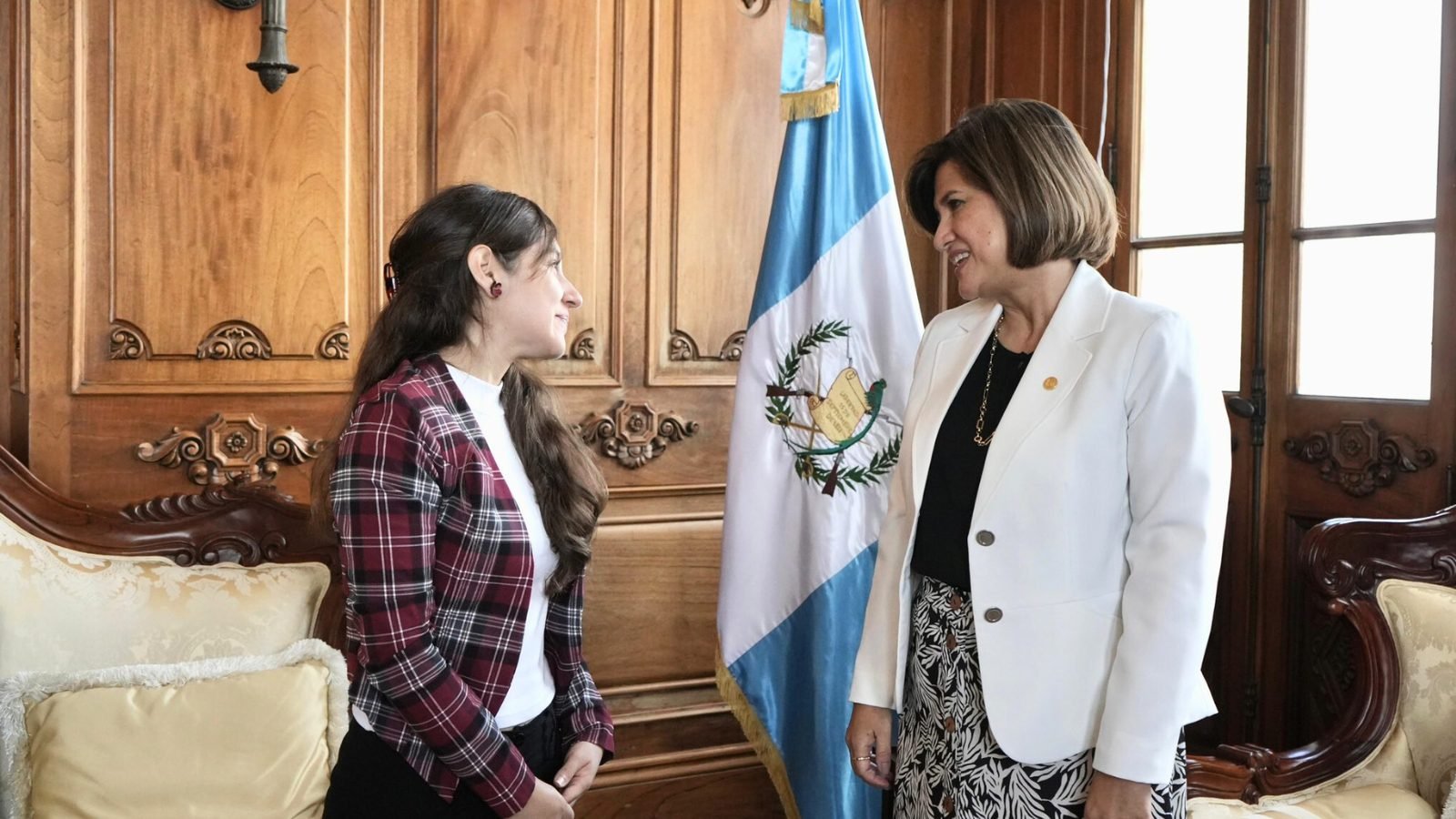 Científica María Amorín se une a la conservación del Lago de Atitlán