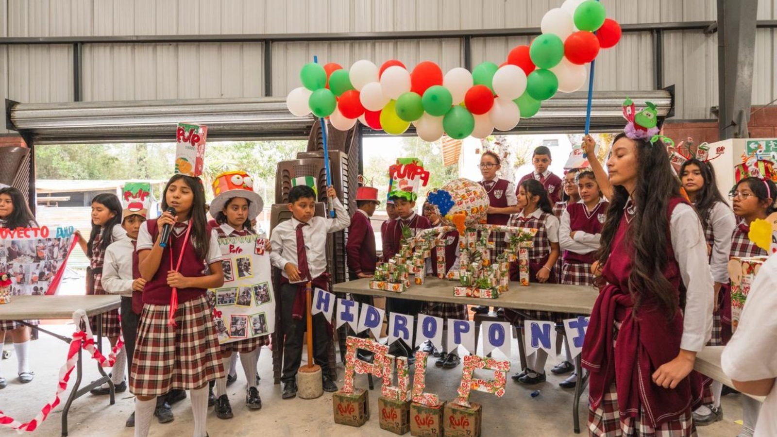 Grupo AJE impulsa reciclaje de TetraBrik en Mixco