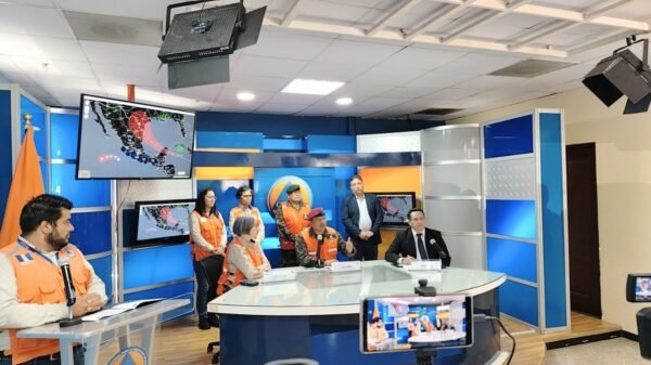 Insivumeh y Conred advierten sobre impacto del huracán Beryl en Guatemala