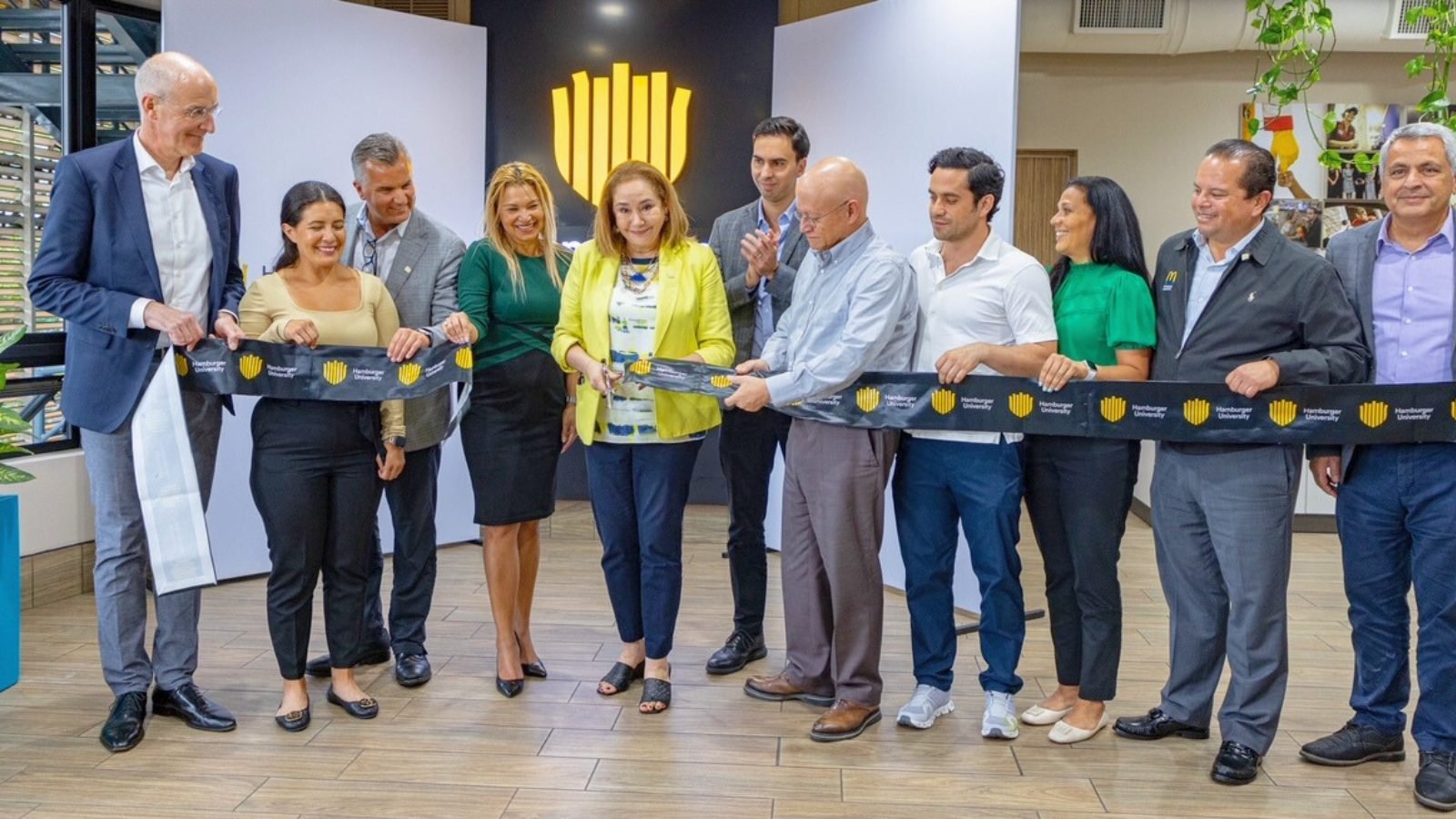 McDonald's inaugura Universidad de la Hamburguesa en Guatemala