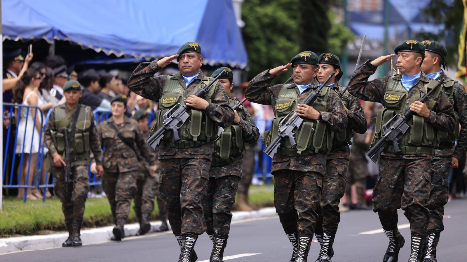 Presidente Arévalo felicitó al Ejército de Guatemala en su día