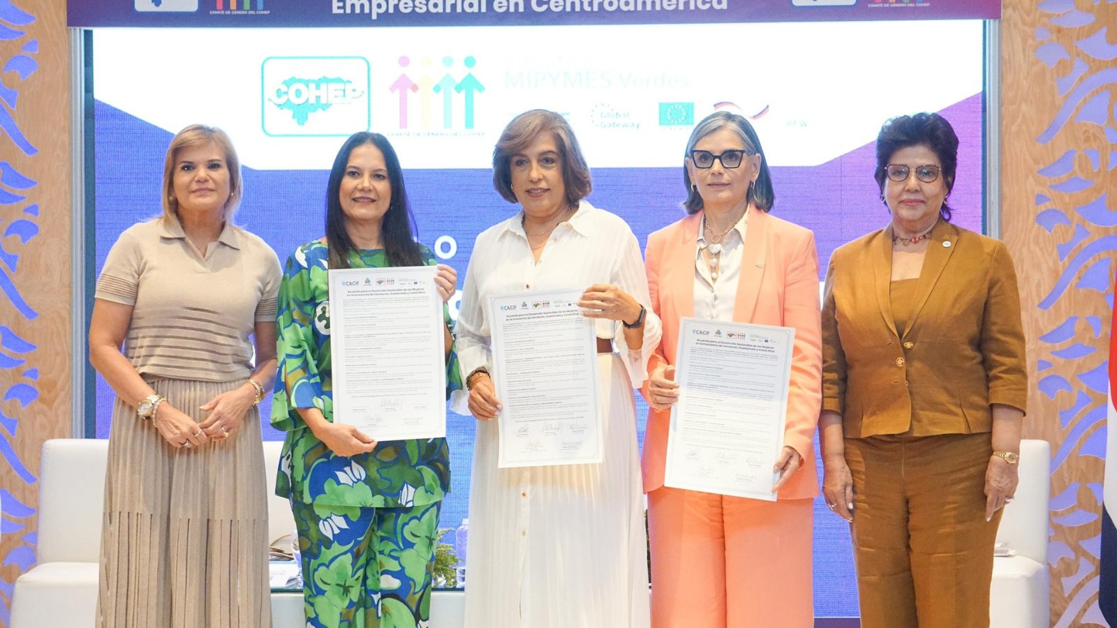 Foro Centroamericano destaca el liderazgo femenino en el sector empresarial