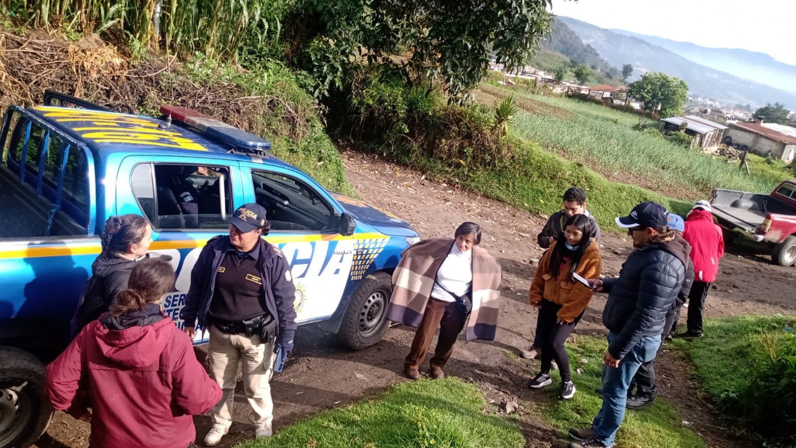 PNC rescata a dos turistas españolas extraviadas en el volcán Santa María