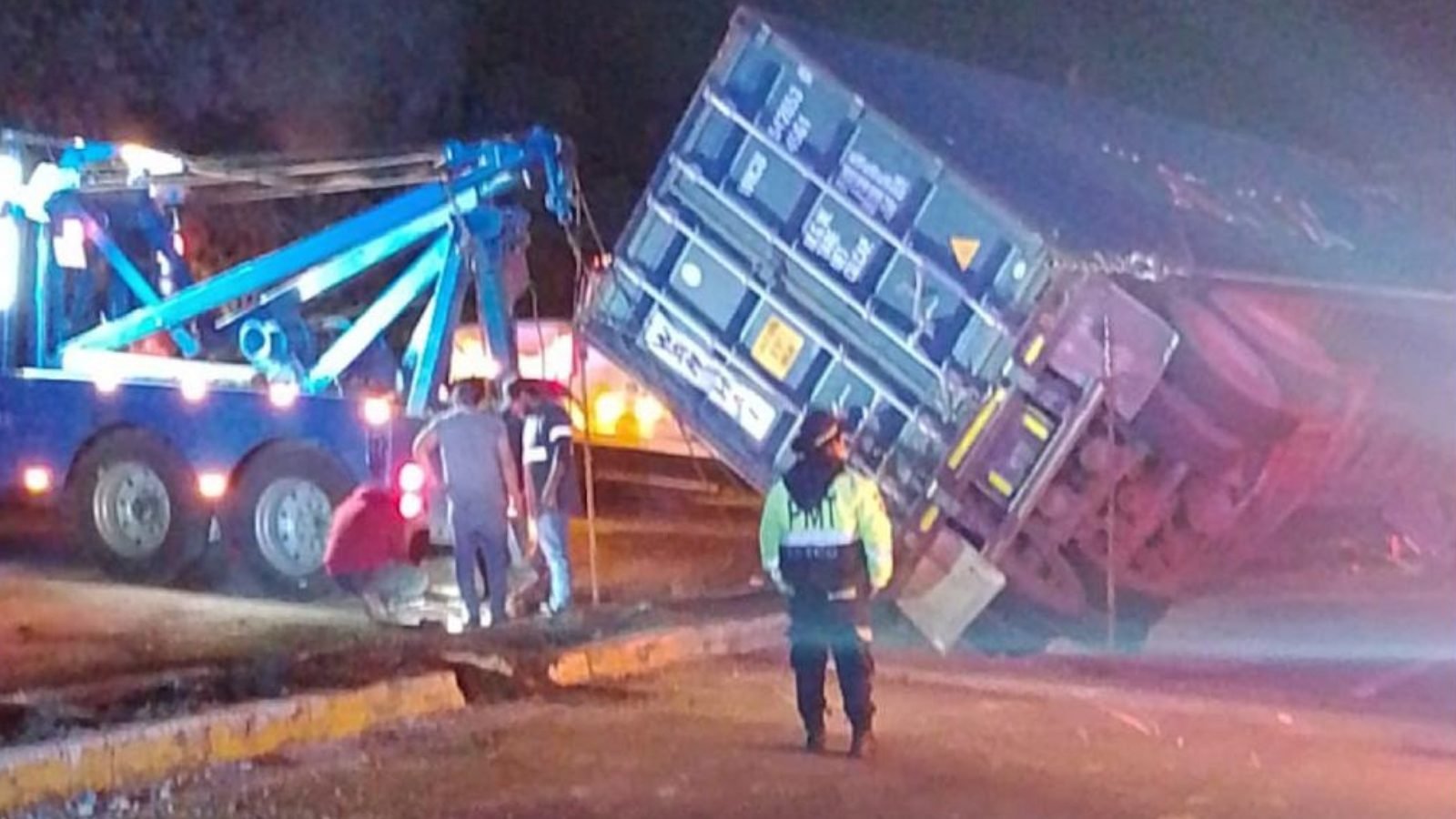 Se restablece el tráfico en la ruta Interamericana tras accidente de camión