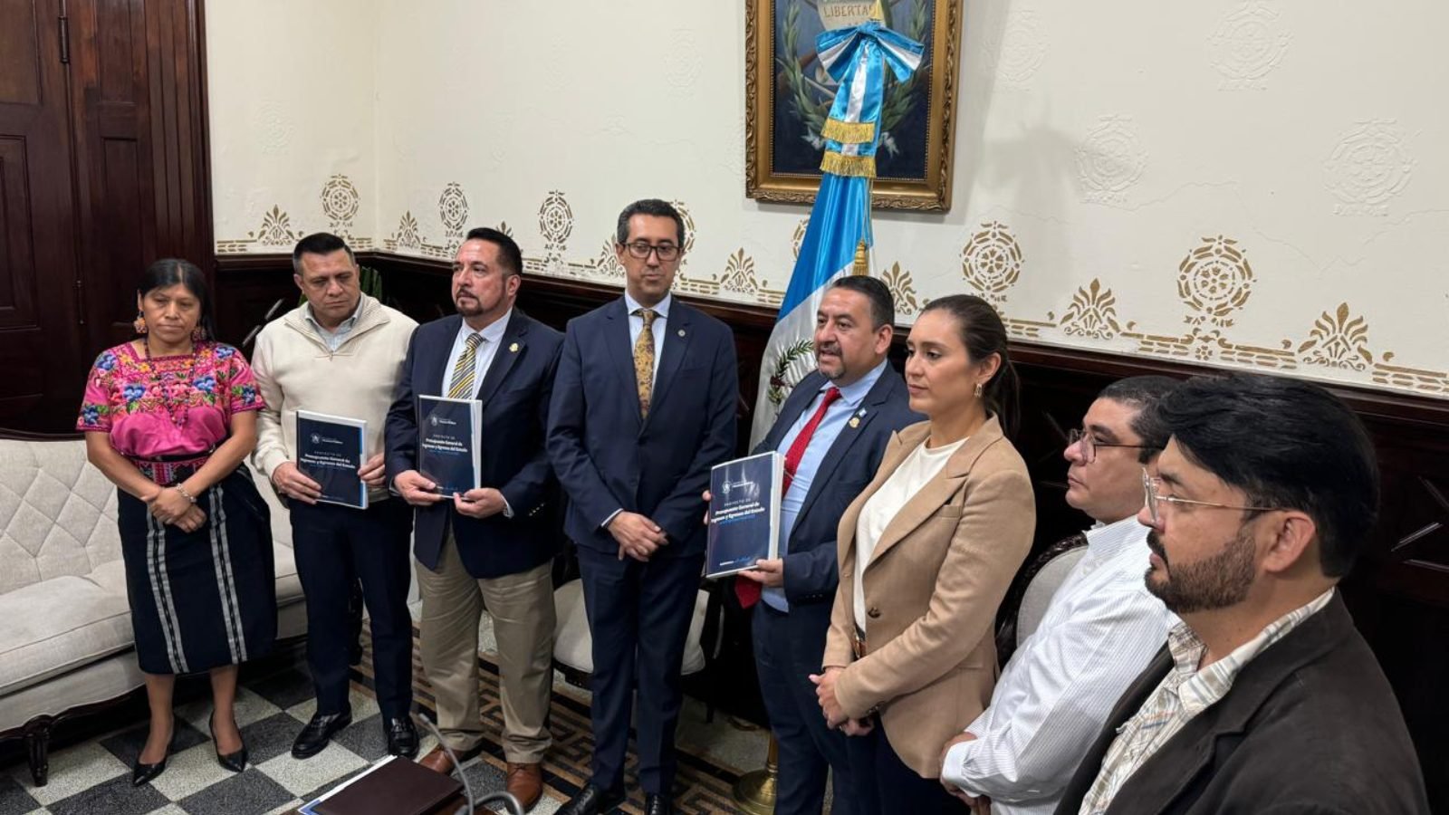 Congreso recibe proyecto de presupuesto