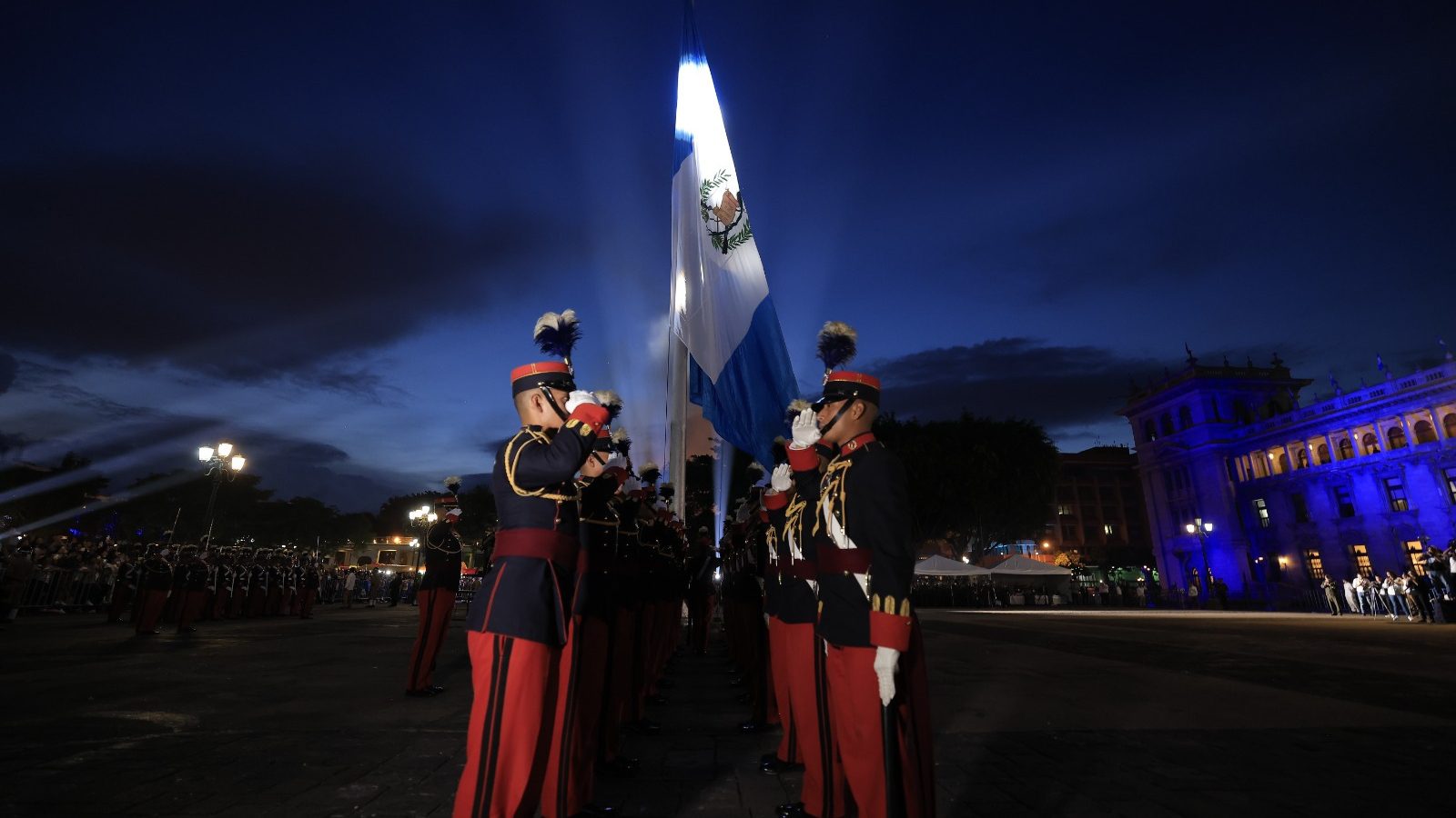 Guatemala celebra 203 años de independencia con acto solemne en la Plaza de la Constitución